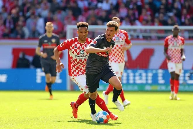 更是一位领 更是一位领