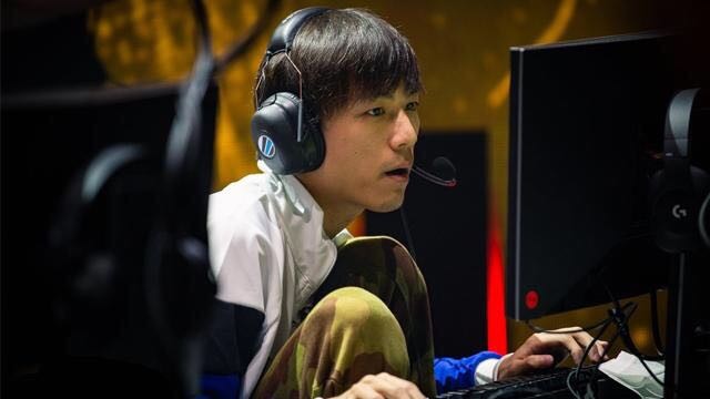 他被萨克拉 他被萨克拉